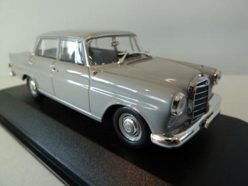 Mercedes-benz 190 (w110)