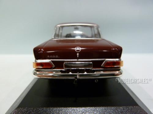 Mercedes-benz 200 (w110) Mercedes-benz 200 (w110)