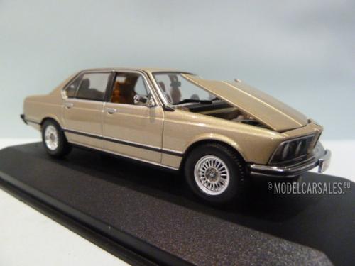 BMW 733i (e23)