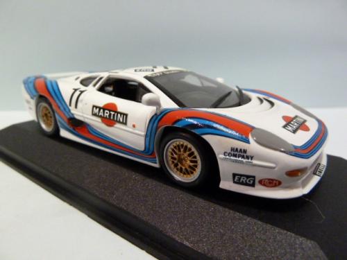 Jaguar XJ 220 Racing