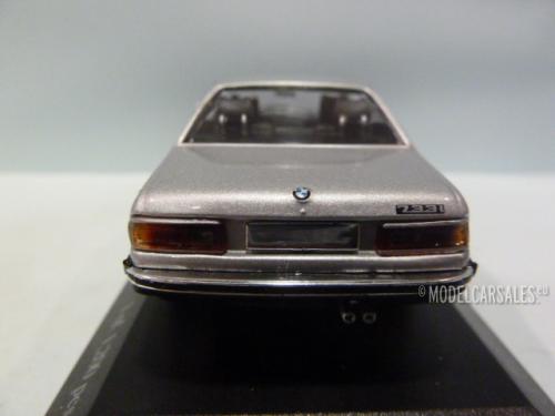 BMW 733i (e23)