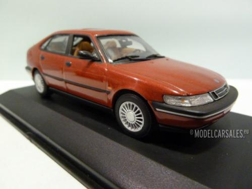 Saab 900 Saloon