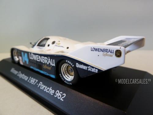 Porsche 962