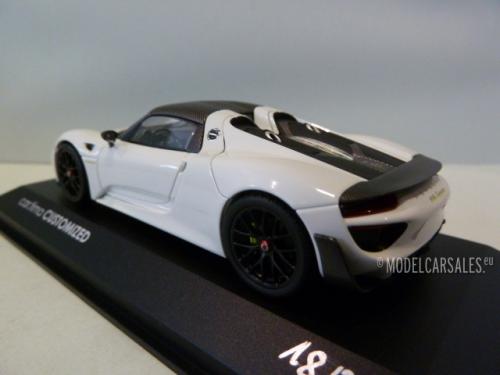 Porsche 918 Spyder Weissach Package