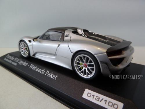 Porsche 918 Spyder Weissach Package