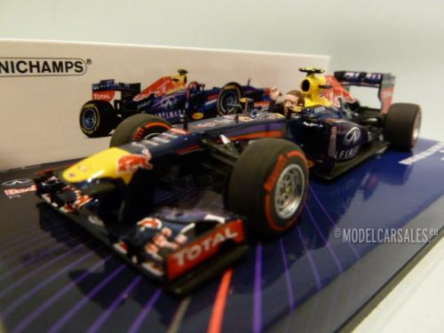 Red Bull Racing Infiniti Renault RB9