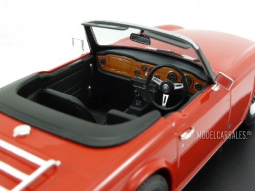 Triumph TR6 (RHD)