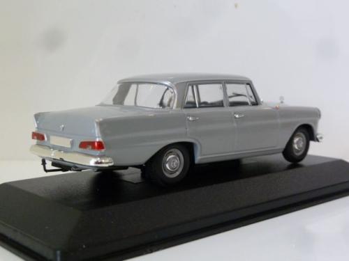Mercedes-benz 190 (w110) Mercedes-benz 190 (w110)