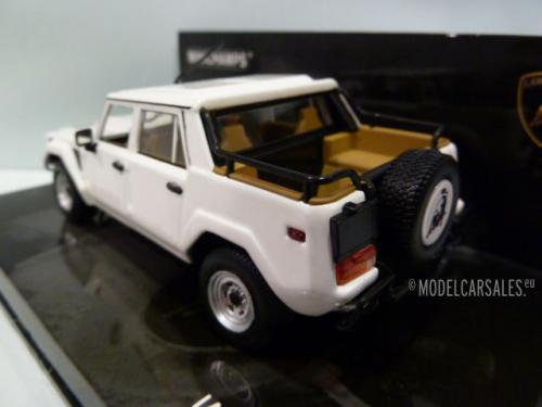 Lamborghini LM002