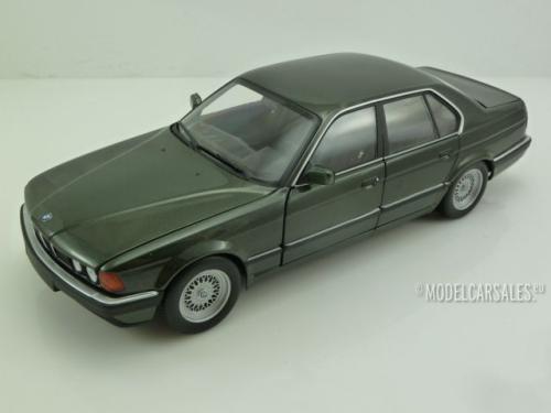 BMW 7-Series 730i (e32)