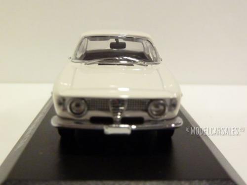 Alfa Romeo Giulia Sprint GTA