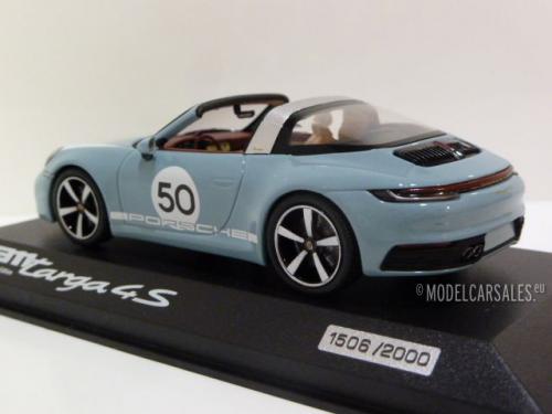 Porsche 911 (992) Targa 4S Heritage Design Edition