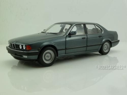 BMW 7-Series 730i (e32)