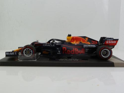 Red Bull Racing RBR16B