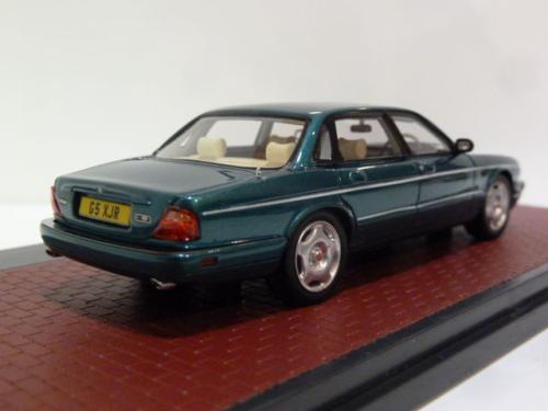 Jaguar XJR X300