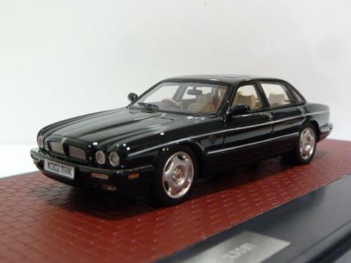 Jaguar XJR X300